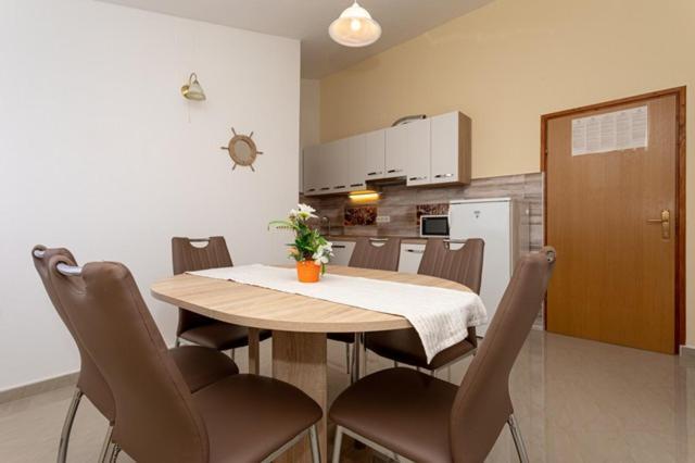 Apartments Marinko バスカ エクステリア 写真