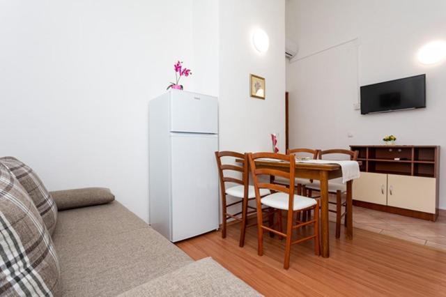 Apartments Marinko バスカ エクステリア 写真